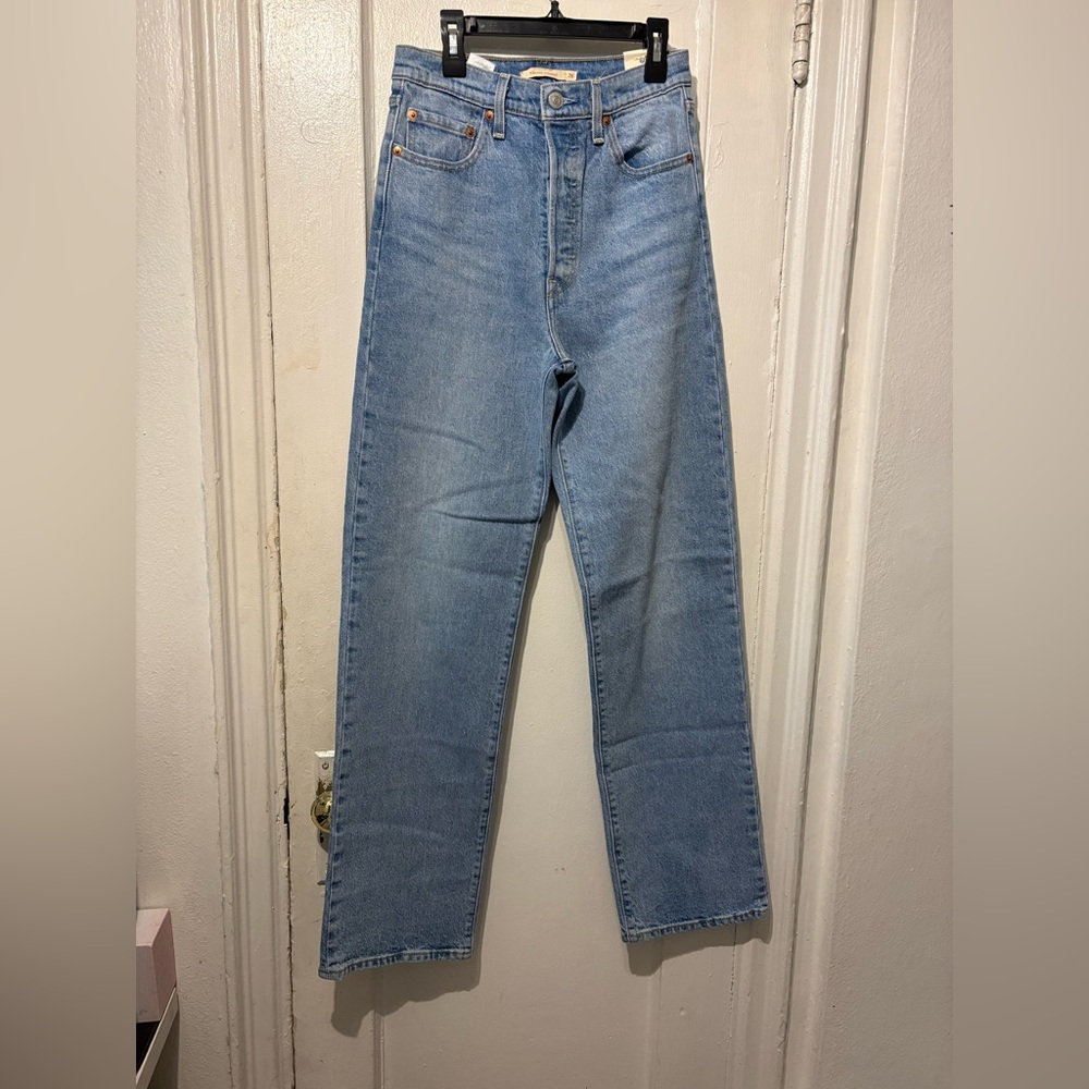 Levi's Light Wash Women Straight Jeans